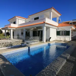 https://villa-nina.tenerifehoteles.net